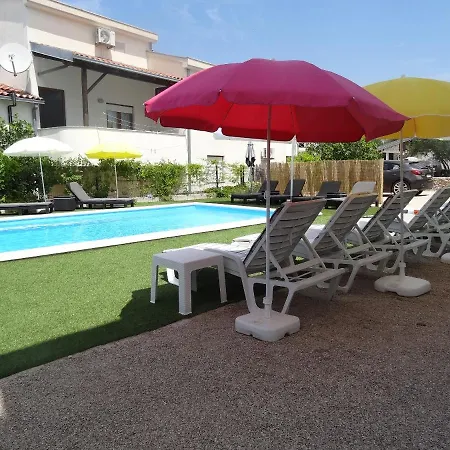 Appartement Modern Island With Pool 80 Meters From The Sea A *