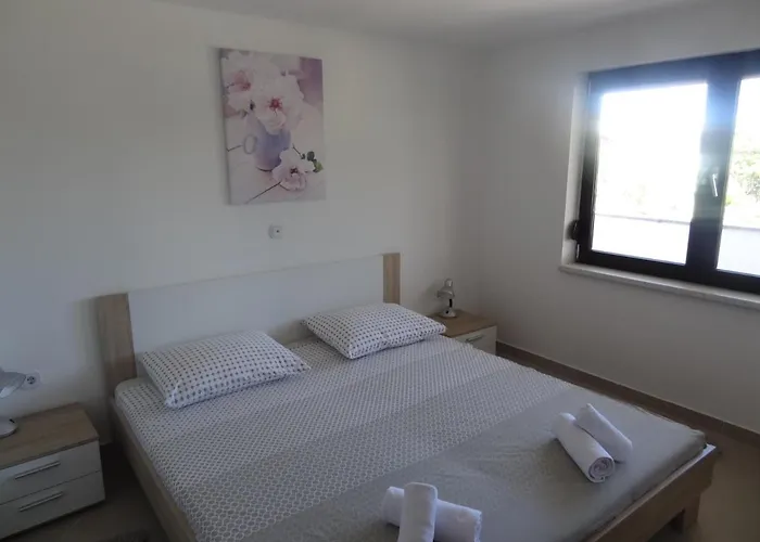 아파트 Ilsad - With Pool 80 Meters From Sea - Great Location Ždrelac