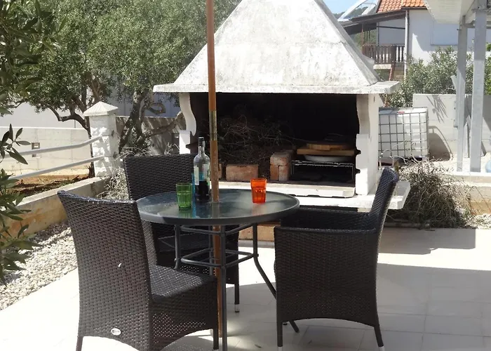 아파트 Ilsad - With Pool 80 Meters From Sea - Great Location Ždrelac