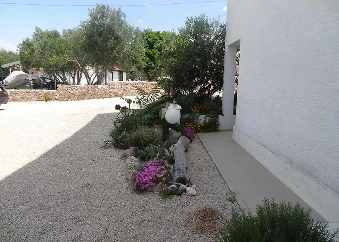 Ilsad - With Pool 80 Meters From Sea - Great Location * Ždrelac
