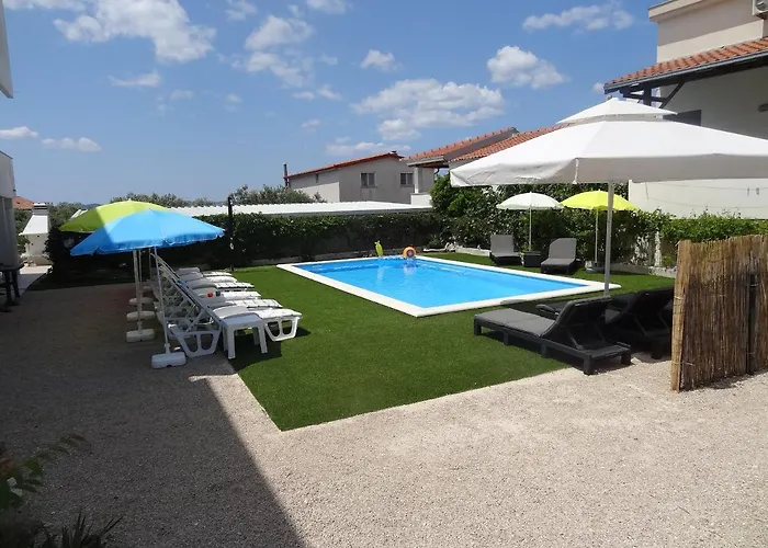 Ilsad - With Pool 80 Meters From Sea - Great Location 아파트 Ždrelac