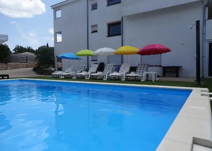 아파트 Ilsad - With Pool 80 Meters From Sea - Great Location Ždrelac