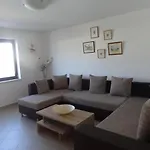 Apartmán Ilsad - With Pool 80 Meters From Sea - Great Location *