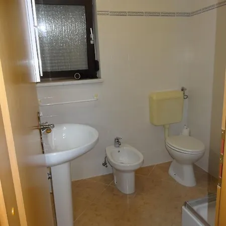 Ilsad - With Pool 80 Meters From Sea - Great Location Ždrelac