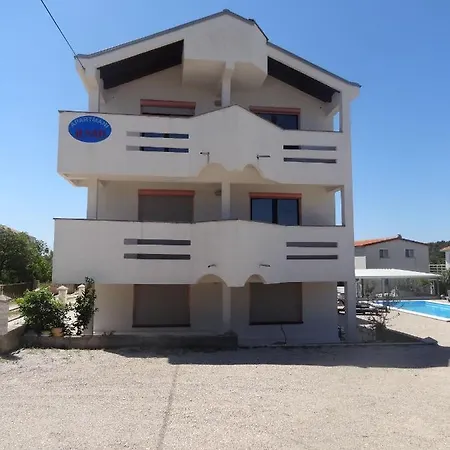 Ilsad - With Pool 80 Meters From Sea - Great Location * Ždrelac