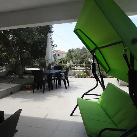 Ilsad - With Pool 80 Meters From Sea - Great Location * Ždrelac
