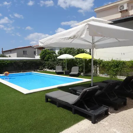 Ilsad - With Pool 80 Meters From Sea - Great Location *