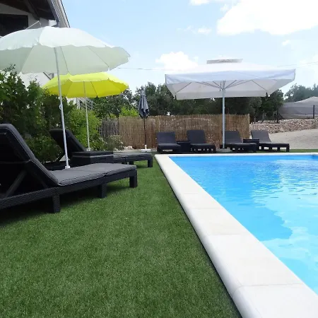 Ilsad - With Pool 80 Meters From Sea - Great Location Apartmán