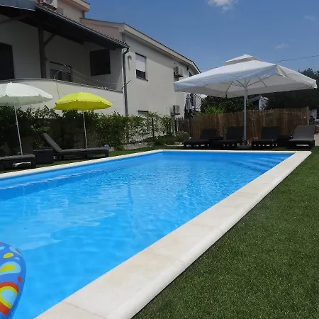 Ilsad - With Pool 80 Meters From Sea - Great Location Ždrelac