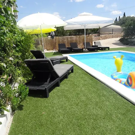 Ilsad - With Pool 80 Meters From Sea - Great Location Apartment Ždrelac