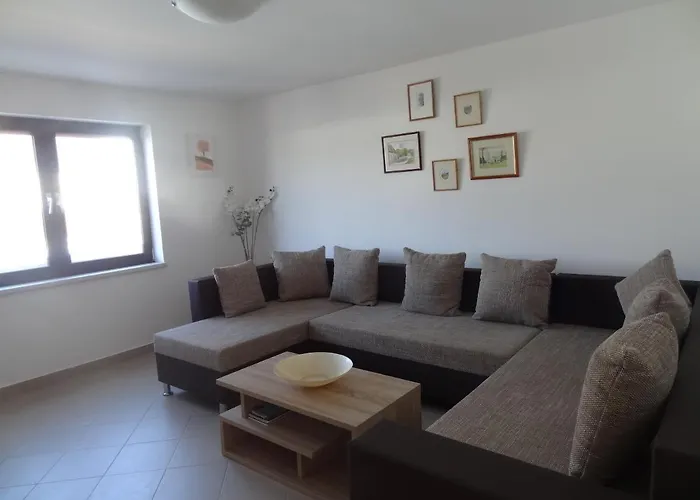 Apartman Ilsad - With Pool 80 Meters From Sea - Great Location *